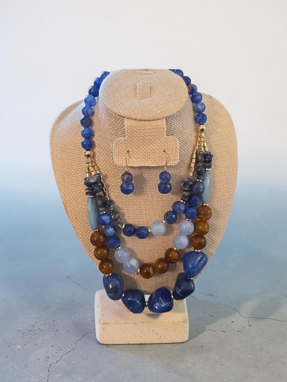 Nwt Sassified Boutique  Blue and Brown Beaded Statement Necklace and Earring Set